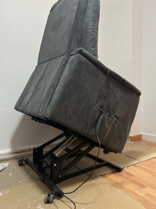 Sillón elevador eléctrico gris