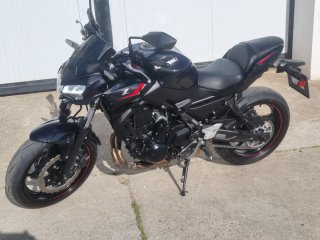 Kawasaki Z 650 2025 Negra