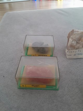 Collezione minerali e strumenti
