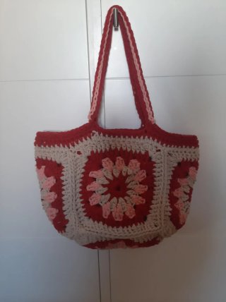 Bolso de crochet hecho a mano