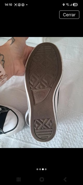 Zapatillas Converse Negras y Blancas