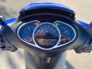 Moto Scooter Azul Automática