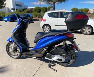 Moto Scooter Azul Automática