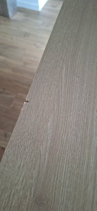 Estanterías de madera y metal