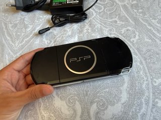 Sony PSP 3004 Negra + Cargador