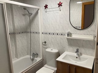 Se alquila habitación en piso compartido