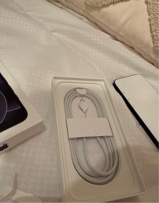 iPhone 17E Negro/Morado