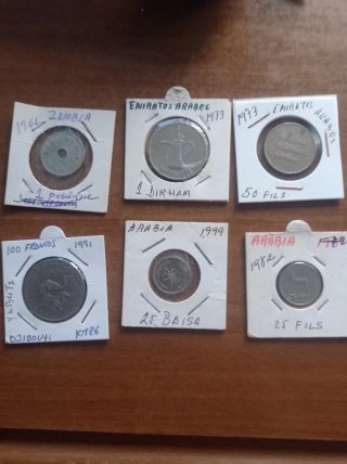 Lote 26 Monedas Extranjeras: 17 Países