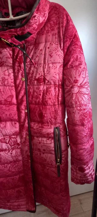 Abrigo Desigual estampado rojo