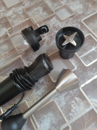 Batidora de mano Silvercrest con vaso