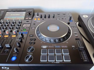 Controladora Pioneer DJ XDJ-XZ