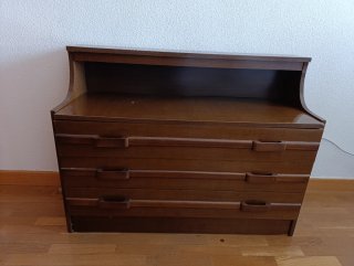 Cómoda de madera con 3 cajones