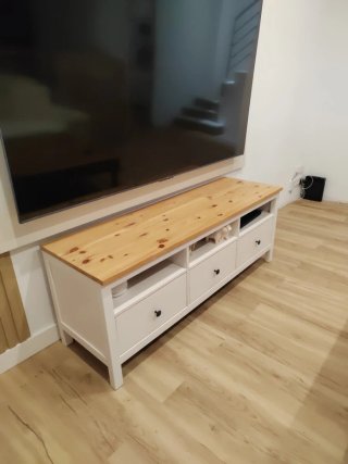 Mueble TV blanco y madera