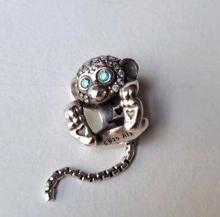 Pulsera Pandora Original + Charms