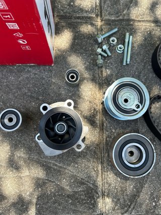 Kit distribución + bomba agua Gates
