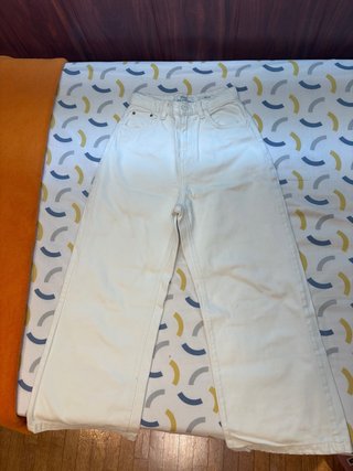 Pantalón vaquero Bershka blanco wide leg T.32