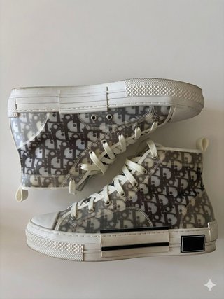 Zapatillas Altas Tipo Botín Monograma — Talla 41