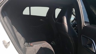 Mercedes-Benz CLA Shooting Brake 180 90 kW (122 CV)