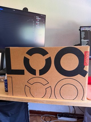 Portátil Lenovo LOQ Essential 15IRX11 Gris