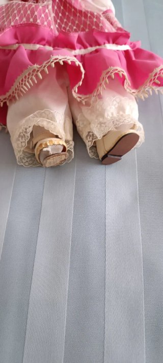 Muñeca de porcelana antigua