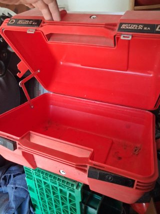 Maleta de moto roja