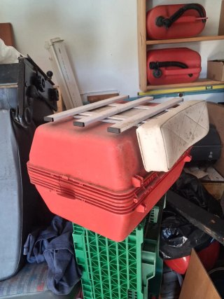 Maleta de moto roja