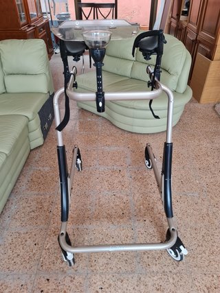 Andador y rehabilitador de la marcha, Talla grande