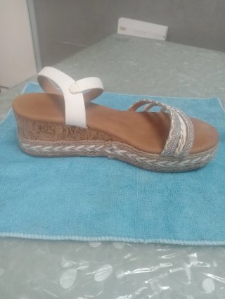 Sandali con zeppa bianchi e oro