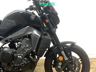 YAMAHA MT-09 (FULL)