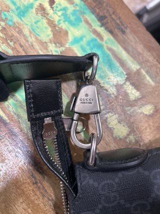 Bolso bandolera Gucci GG Supreme negro