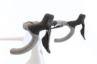 Bicicleta Cube Agree C:62 ONE Di2 12V t.58 Reacondicionada