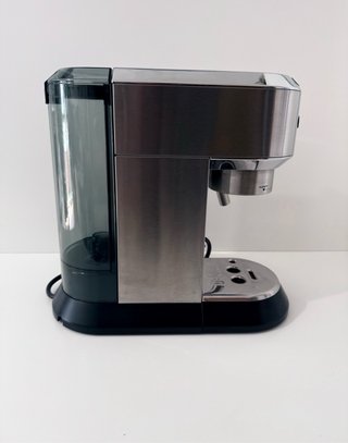 Cafetera Delonghi Dedica EC685.M