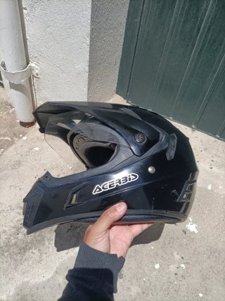 Casco de moto negro Acerbis