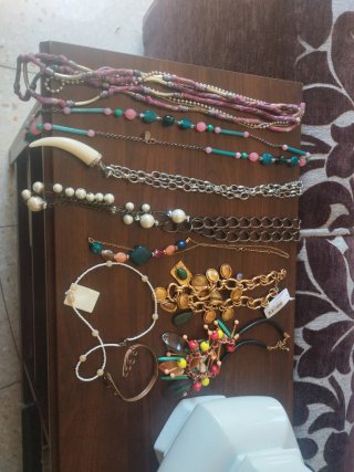 Lote Bisutería: Collares, Pulseras y Pendientes