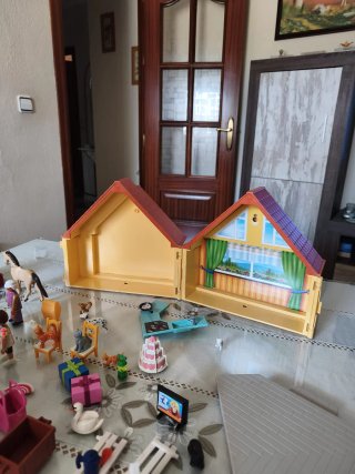 Playmobil Casa de Campo con Figuras y Accesorios