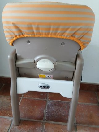 Trona Jané Activa Evo, la silla con sus 2 bandejas