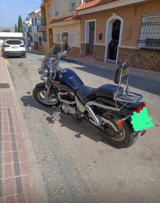 Suzuki 800cc Custom Negra