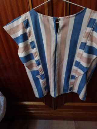 Blusa de rayas beige y azul talla M 42