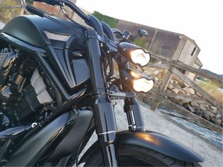 Harley-Davidson V-Rod Custom Negra