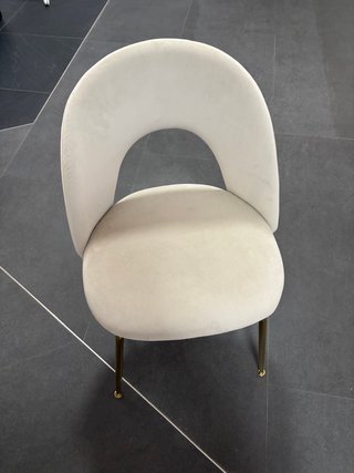 Silla comedor Sklum tapizada beige y dorada
