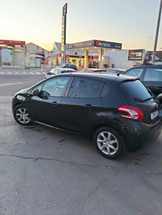 Peugeot 208 2015