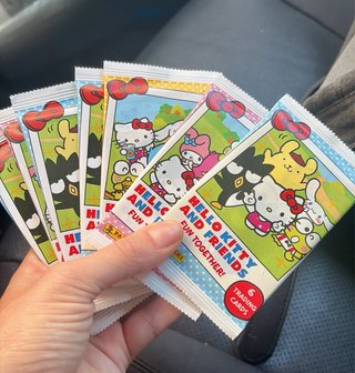 Cromos Hello Kitty y Amigos