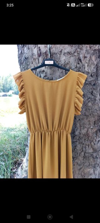 Vestido mostaza con volantes talla M