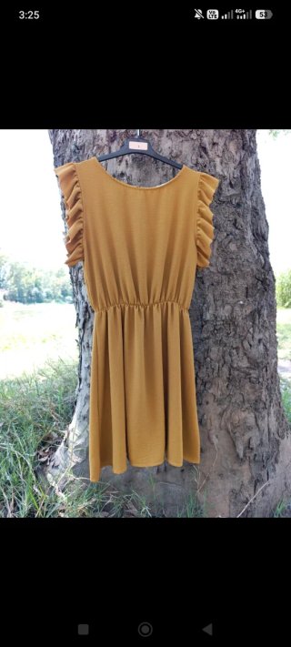 Vestido mostaza con volantes talla M