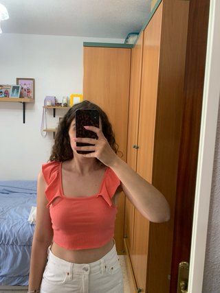 Crop Top color coral de Zara