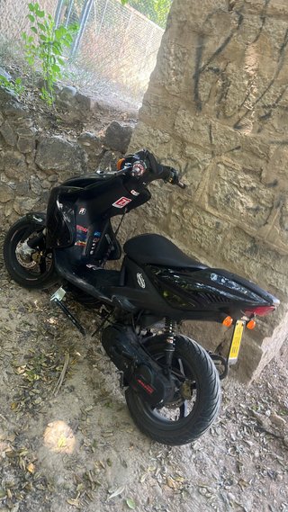 Yamaha Aerox 49cc Scooter Negra