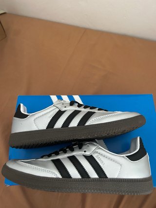 Adidas Bambas Plata y Negro
