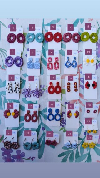 Pendientes arcilla polimérica azul y morado