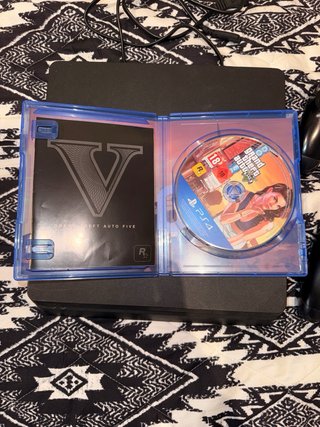 PS4 Slim 1TB + 2 Mandos + GTA V Premium