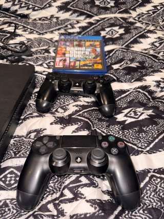 PS4 Slim 1TB + 2 Mandos + GTA V Premium